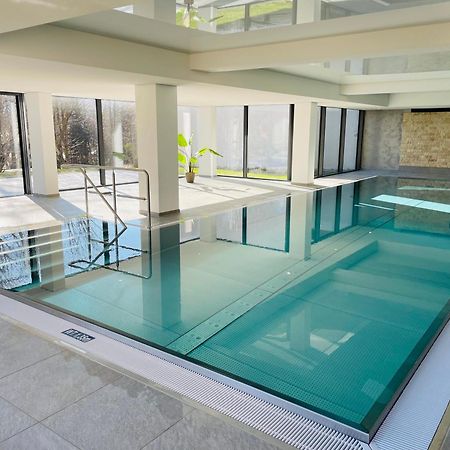 שלוכזי Zu Hause Am See - Pool, Sauna, Fitnessraum מראה חיצוני תמונה