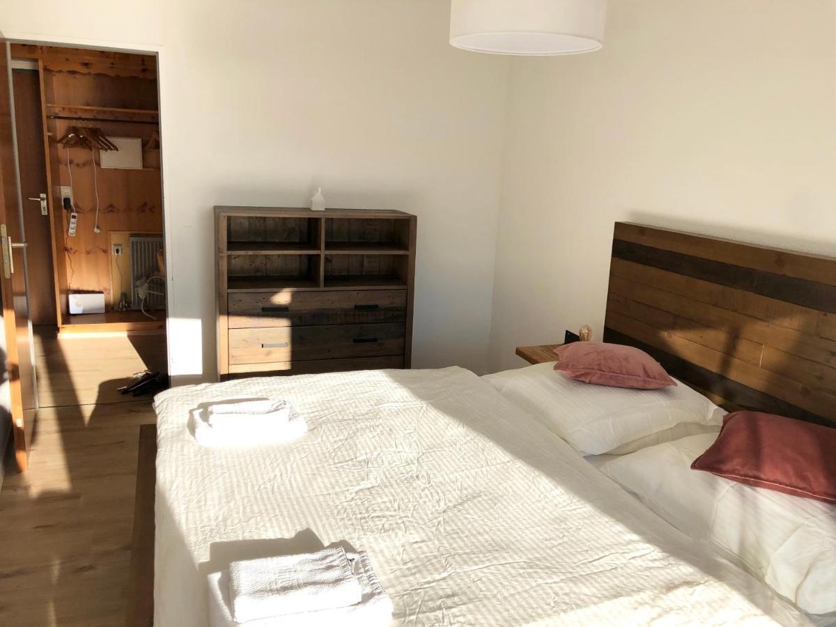שלוכזי Zu Hause Am See - Pool, Sauna, Fitnessraum מראה חיצוני תמונה