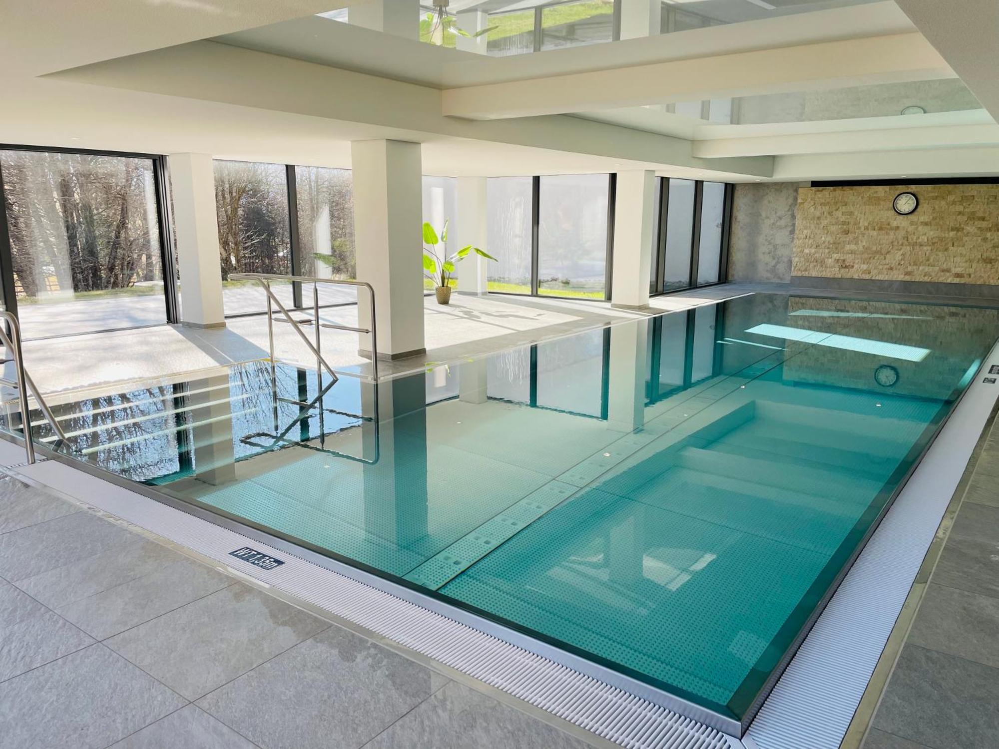 שלוכזי Zu Hause Am See - Pool, Sauna, Fitnessraum מראה חיצוני תמונה